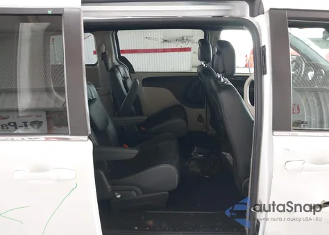 2019 Dodge Grand Caravan Sxt z USA, uszkodzony, nr VIN 2C4RDGCG7KR692215